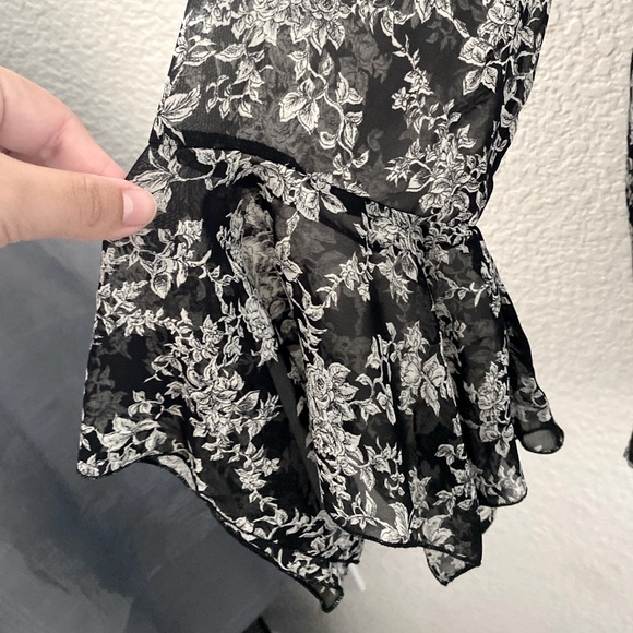 Victoria's Secret V-Neck Ruffle Blouse White Rose Pattern Sheer Black Top - Picture 8 of 8